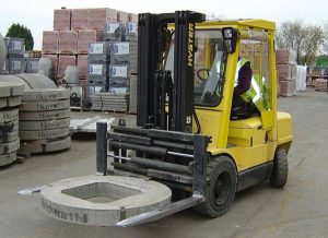 Ứng dụng càng kẹp trong ngành vật liệu xây dựng