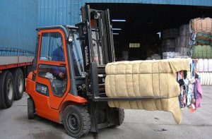 Ứng dụng fork clamp trong ngành dệt may